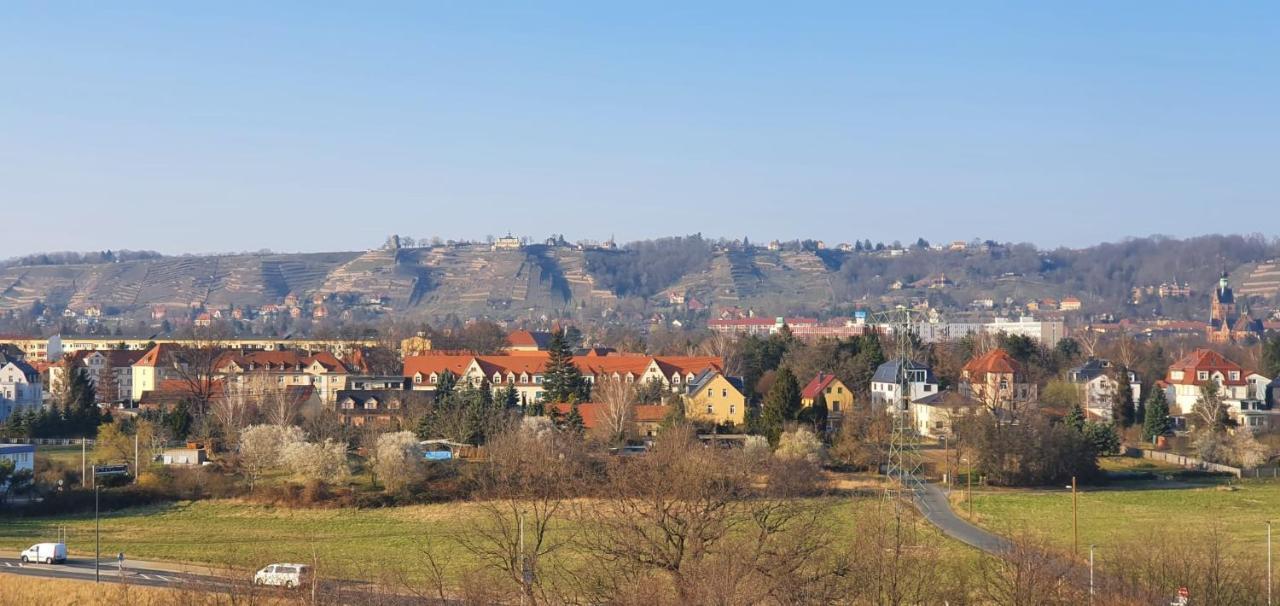 Ferienwohnung Am Elberadweg Dresden Exteriör bild